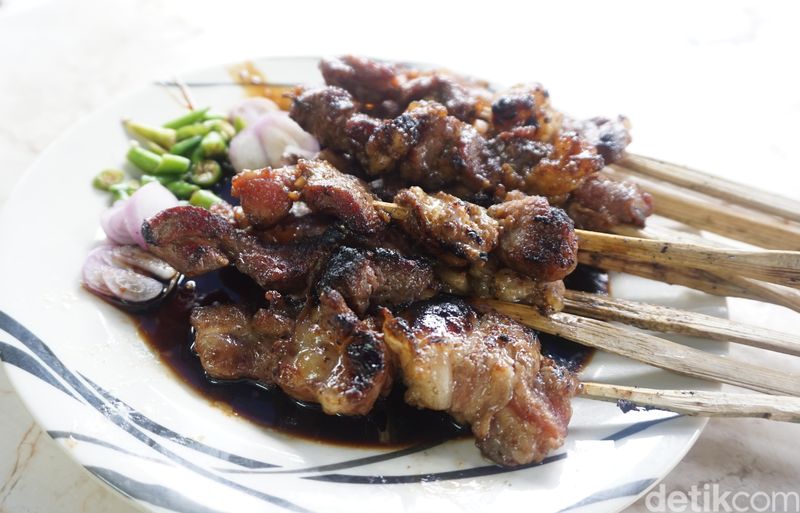 Sate Kambing Legendaris yang Menggigit Jiwa di Jantung Cilacap