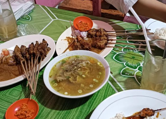 Sate Kambing Legendaris di Jantung Cilacap: RM Sidoroso